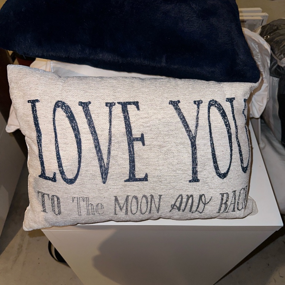 Decorative pillow